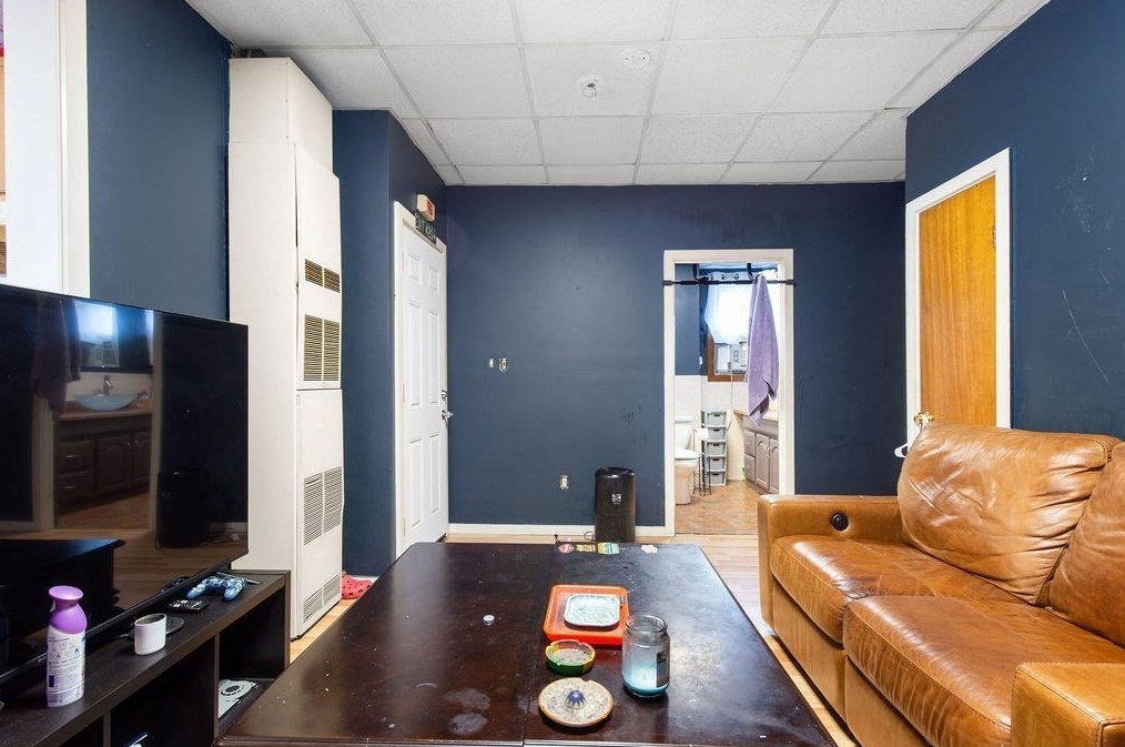 337 Columbia St, Fall River MA 02721-1303 exterior