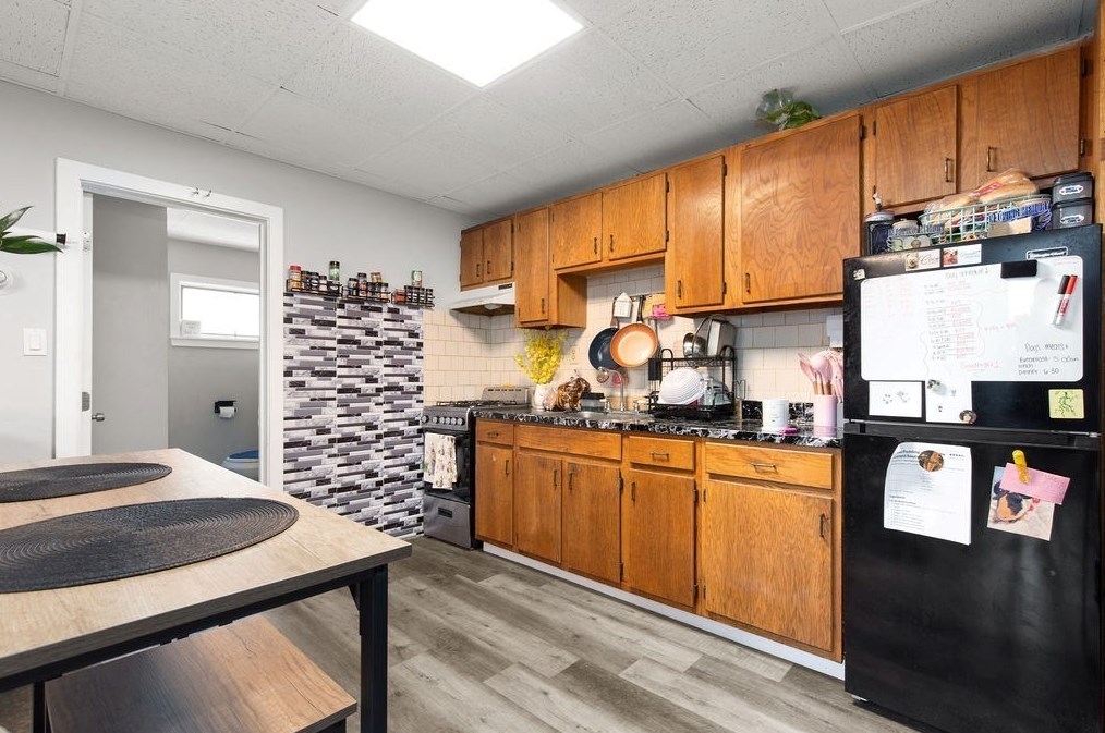 337 Columbia St, Fall River MA 02721-1303 exterior