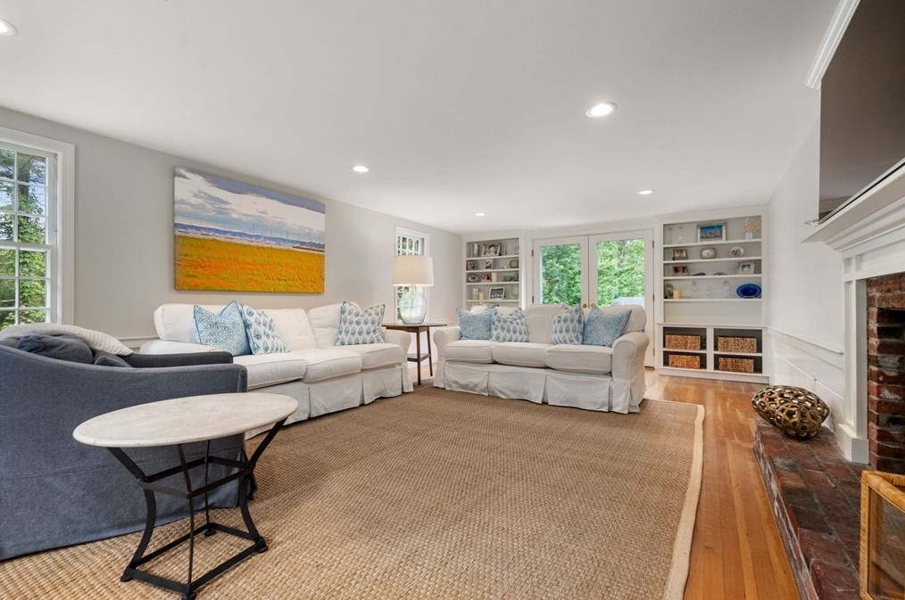 100 Meetinghouse Rd, Duxbury MA 02332-4436 exterior