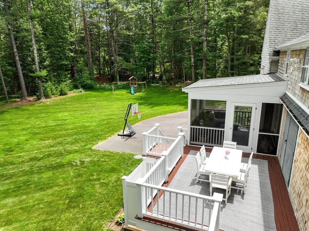 100 Meetinghouse Rd, Duxbury MA 02332-4436 exterior