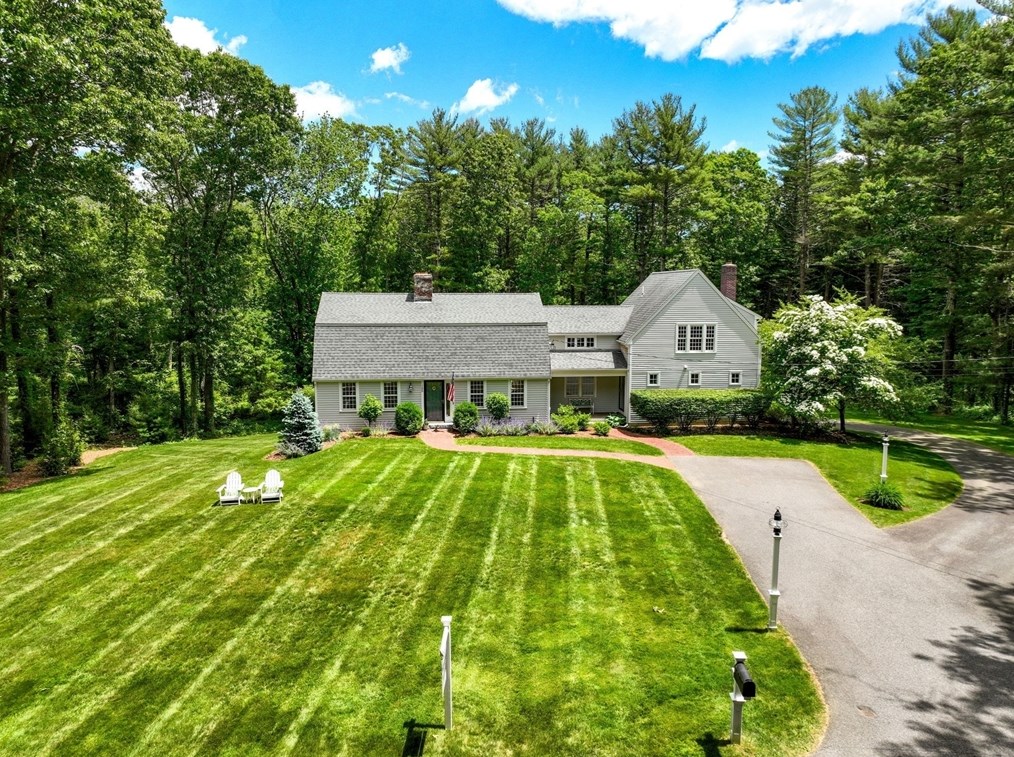 100 Meetinghouse Rd, Duxbury MA 02332-4436 exterior