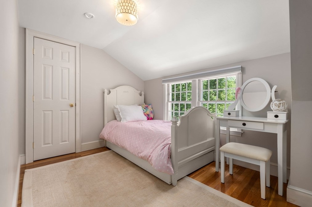 100 Meetinghouse Rd, Duxbury MA 02332-4436 exterior