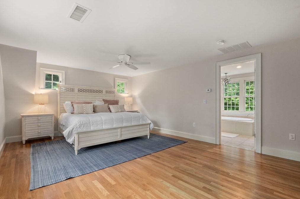 100 Meetinghouse Rd, Duxbury MA 02332-4436 exterior