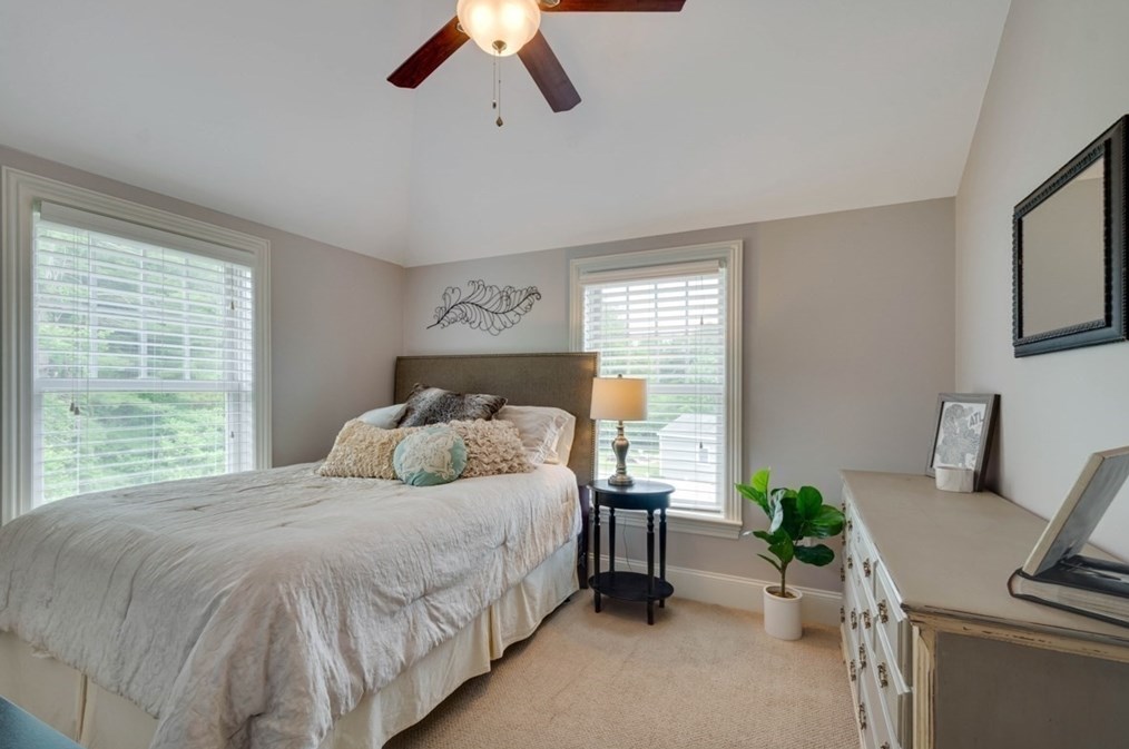 385 Howe St, Methuen MA 01844-2635 exterior