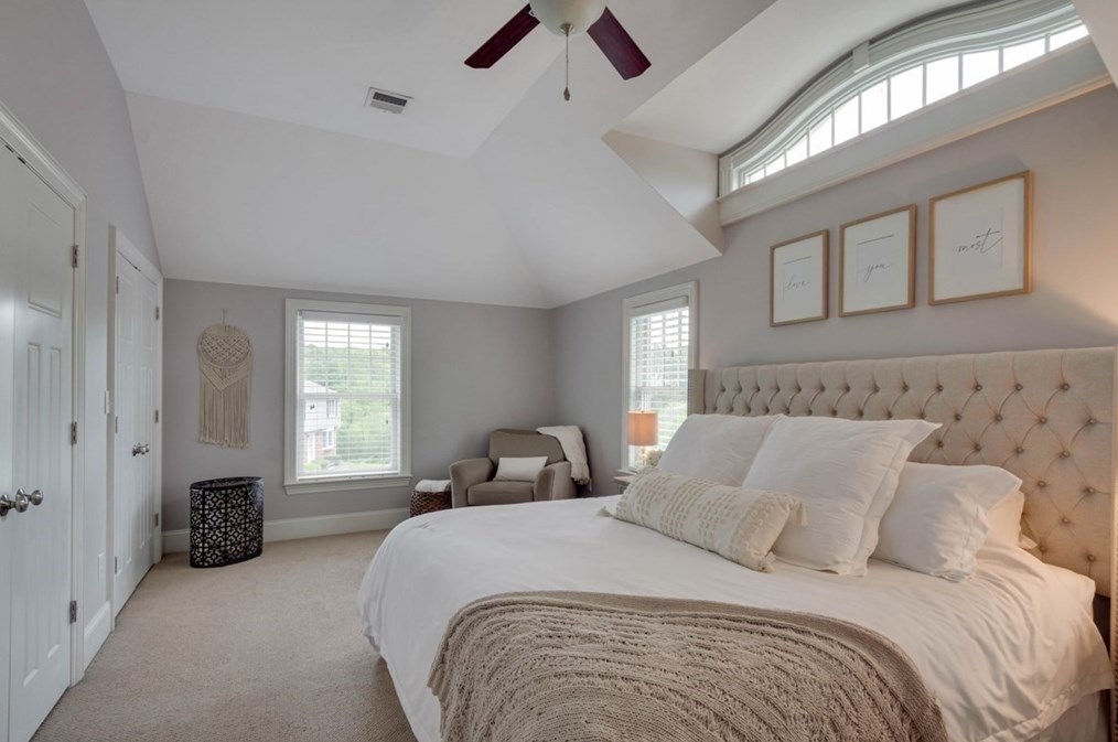 385 Howe St, Methuen MA 01844-2635 exterior