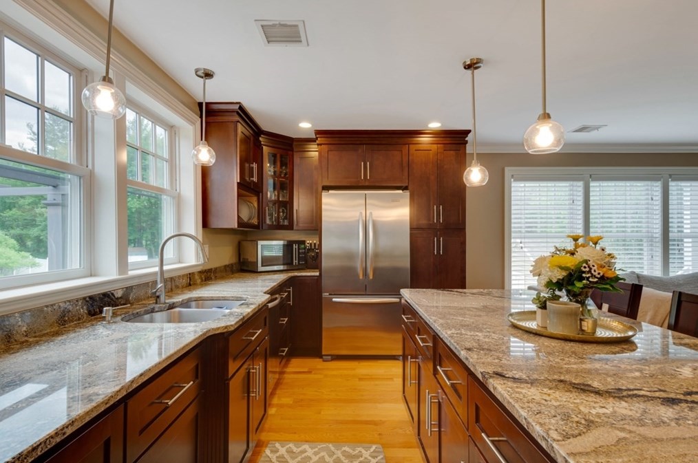 385 Howe St, Methuen MA 01844-2635 exterior