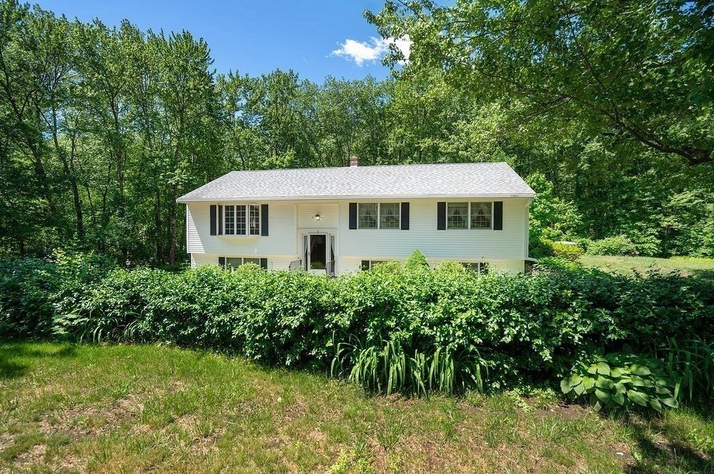 7 Heath Rd, Merrimac, MA 01860-1708