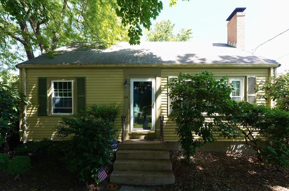84 Pincushion Rd, Framingham, MA 01702-5623