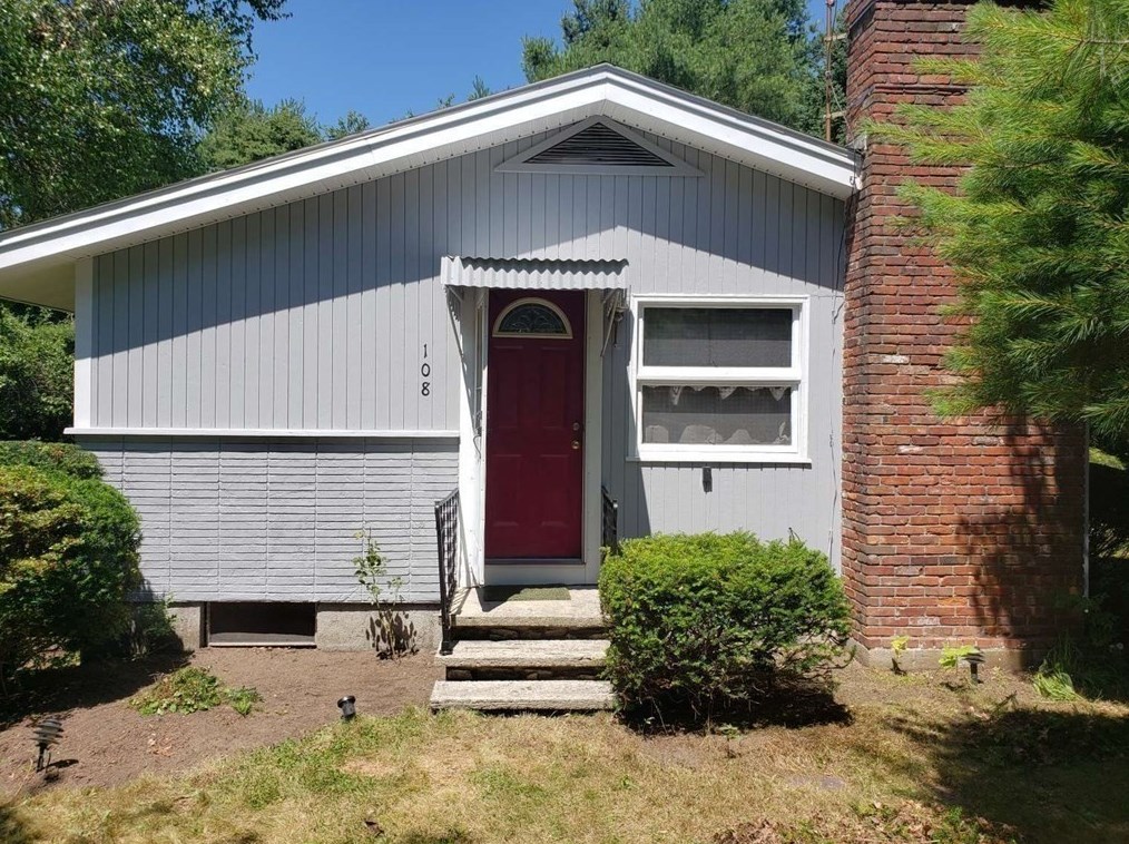 108 Lake Dr, Plymouth MA  02360-5645 exterior
