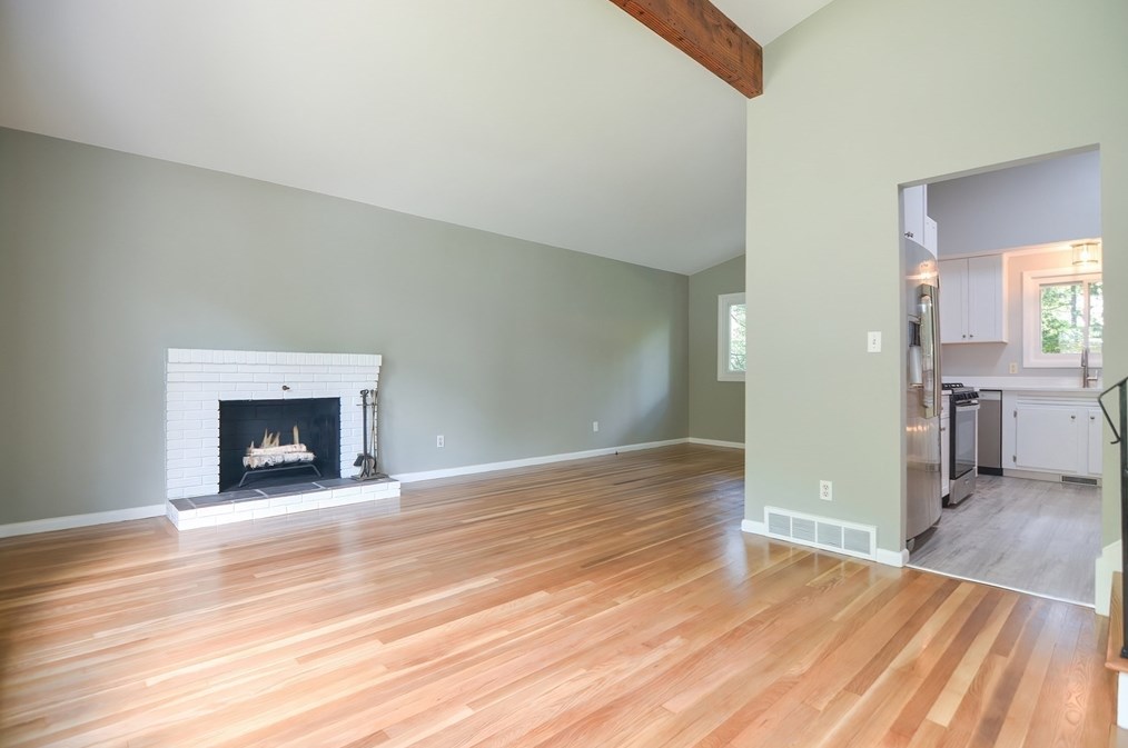 25 Debra Ln, Framingham, MA 01701