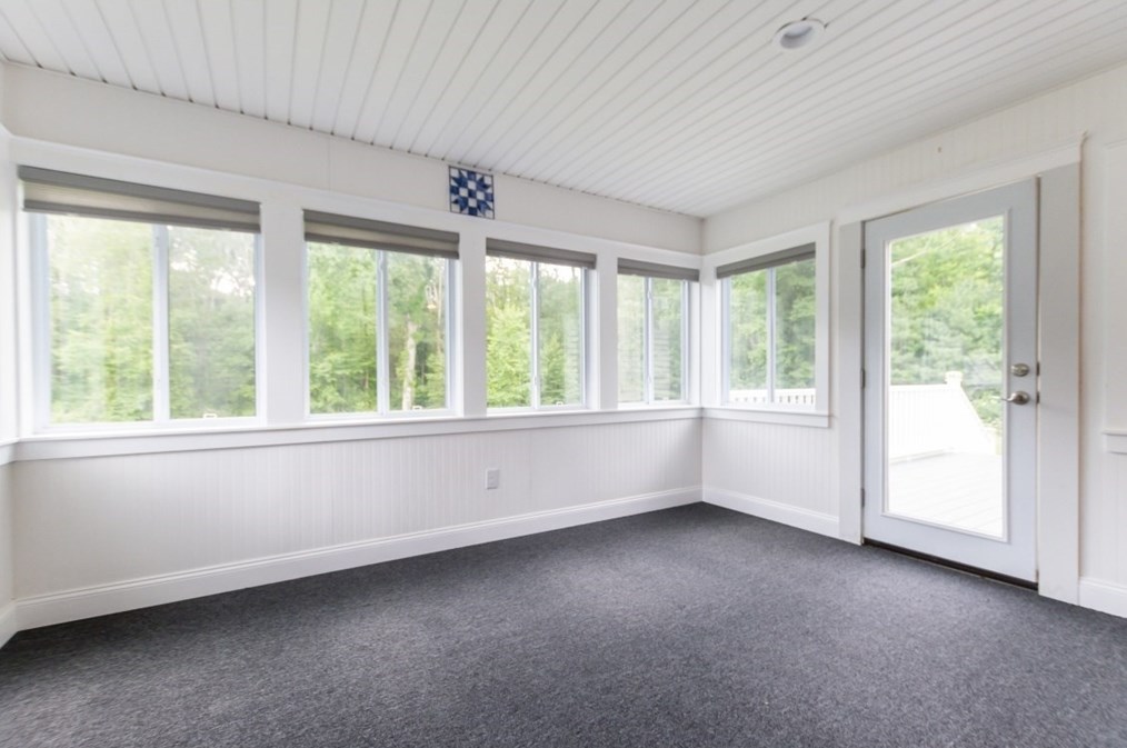 49 St, Upton MA 01568 exterior