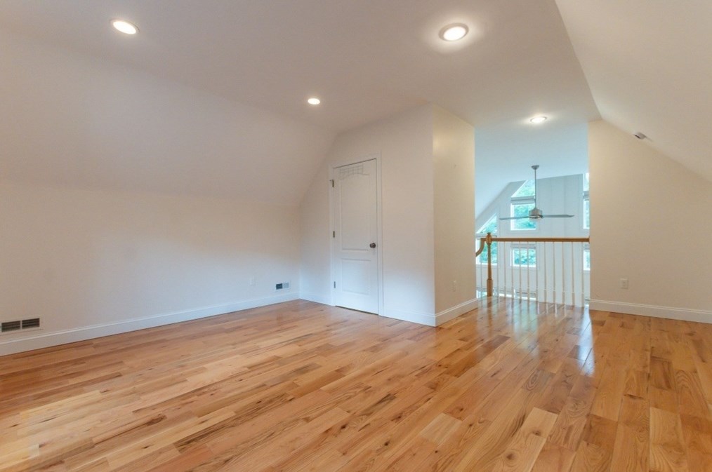 49 St, Upton MA 01568 exterior