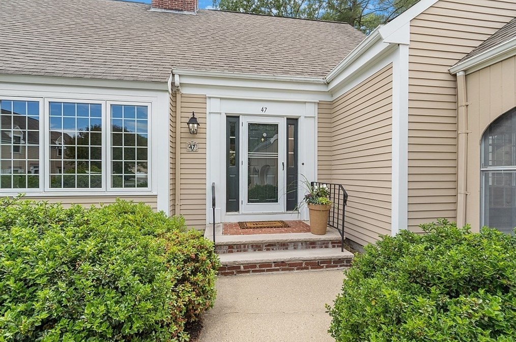 47 Martingale Ln, Andover MA  01810-2569 exterior