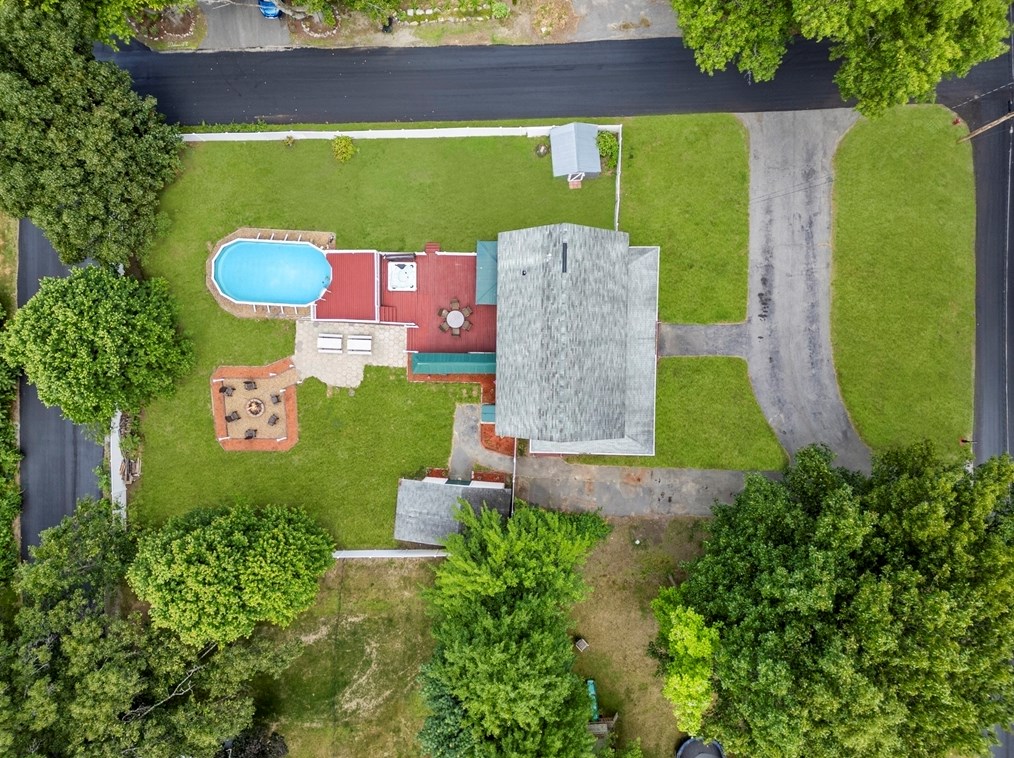 12 Stearns St, Chelmsford, MA 01824 exterior