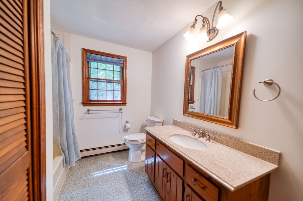 10 Little Acorn Ln, Sandwich MA 02644-1304 exterior