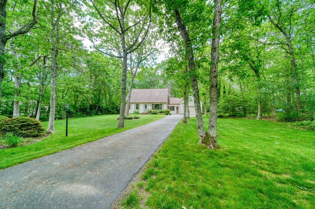 10 Little Acorn Ln, Sandwich MA 02644-1304 exterior