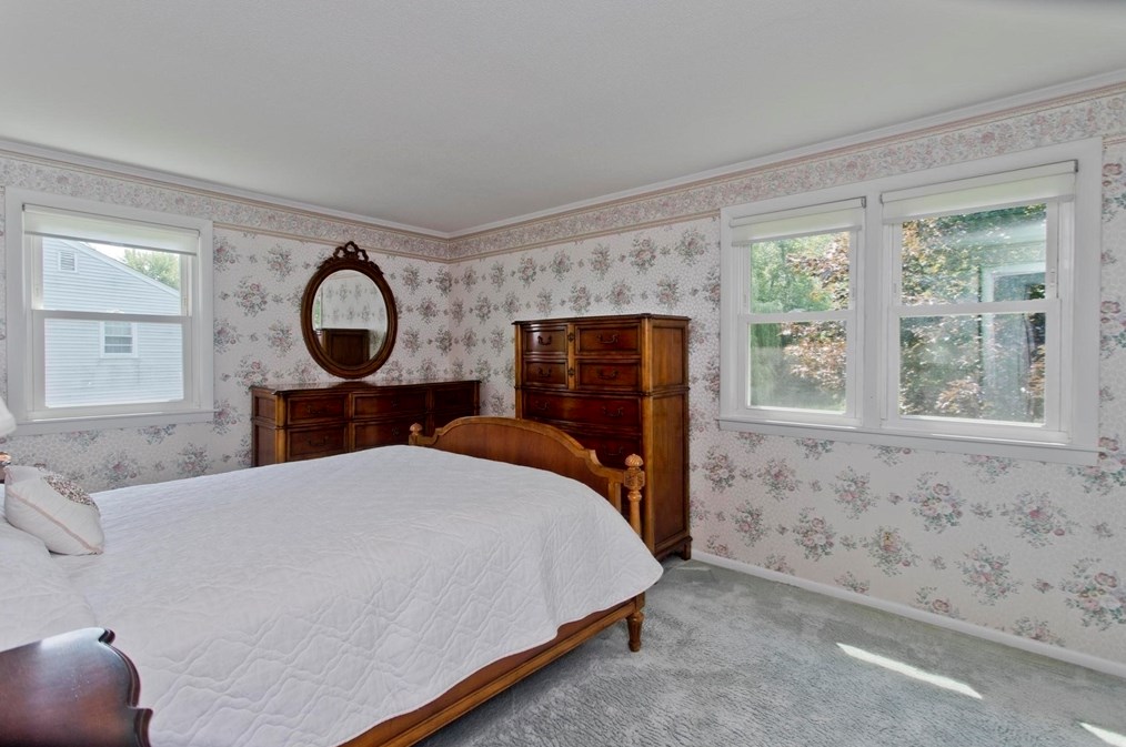 10 Old Carriage Dr, Wilbraham MA 01095-2415 exterior