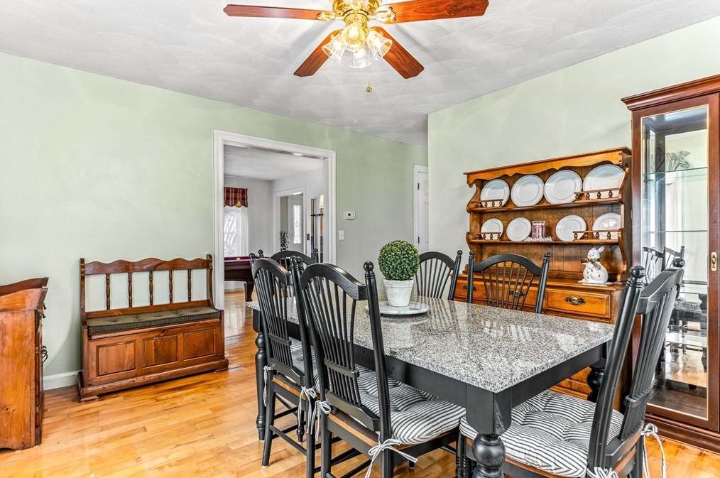 8 Avalon Ct, Methuen MA 01844-1971 exterior