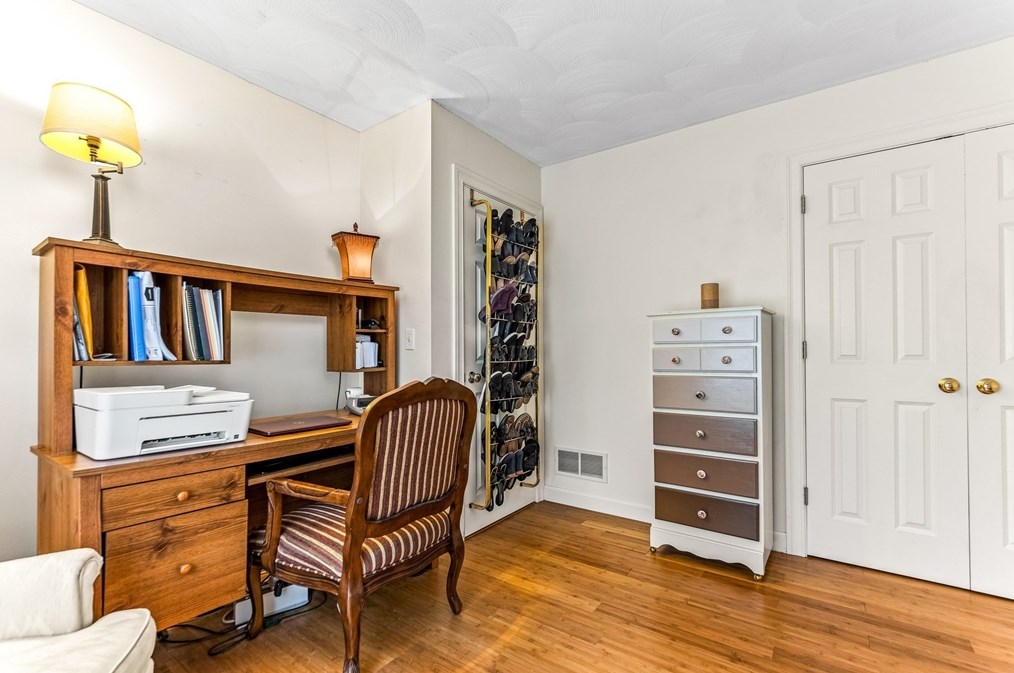 8 Avalon Ct, Methuen MA 01844-1971 exterior