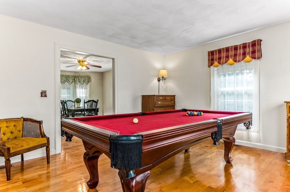 8 Avalon Ct, Methuen MA 01844-1971 exterior