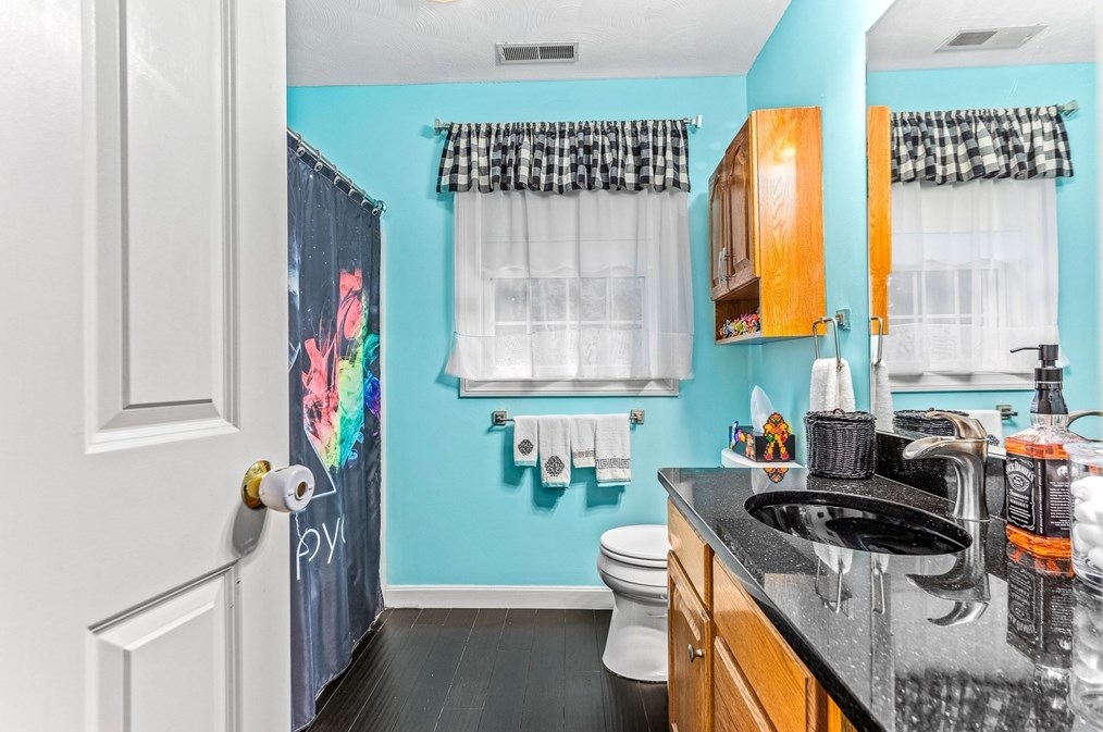 8 Avalon Ct, Methuen MA 01844-1971 exterior