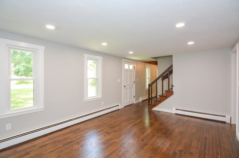 72 Fuller St, Canton MA 02021-1901 exterior