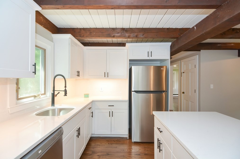 72 Fuller St, Canton MA 02021-1901 exterior