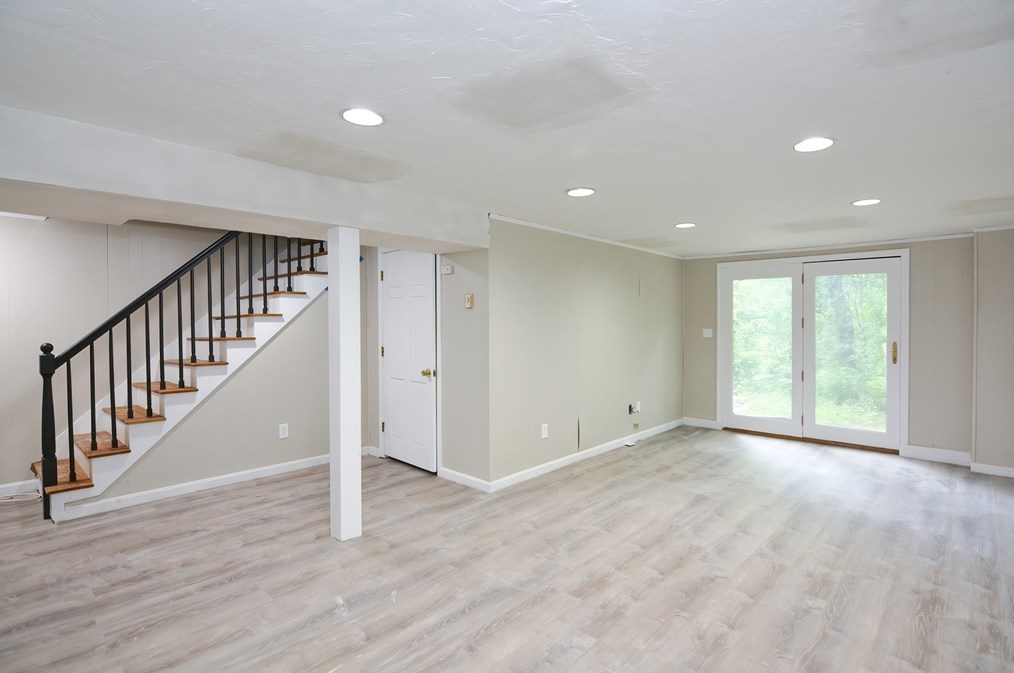 72 Fuller St, Canton MA 02021-1901 exterior