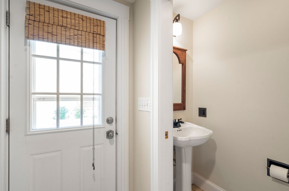 150 Edinboro St, Newton MA 02460-1302 exterior