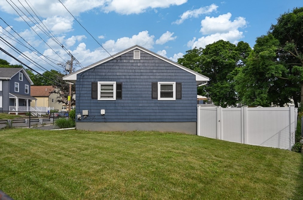 3 Bowman St, Malden MA 02148-1912 exterior