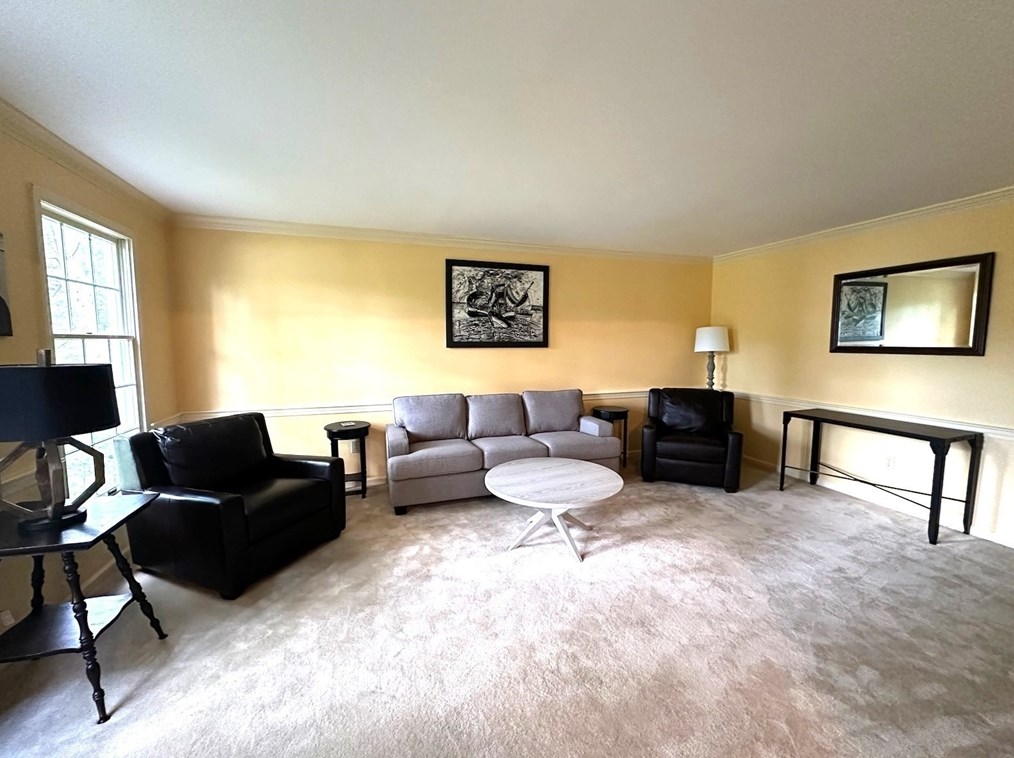 36 Dover Cir, Franklin MA 02038-4200 exterior