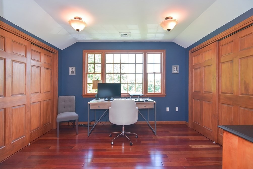 36 Dover Cir, Franklin MA 02038-4200 exterior