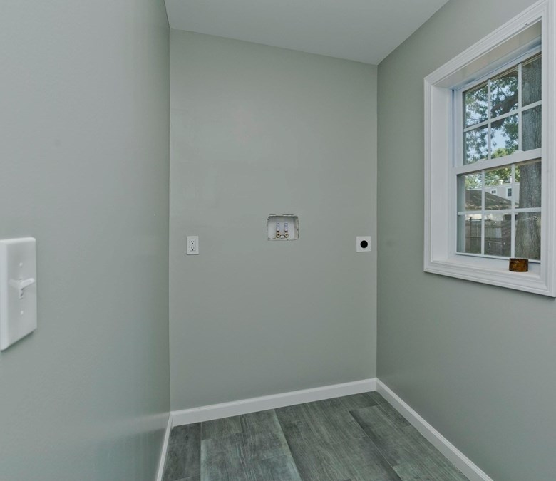 27 Brk St, Springfield MA  01109-2620 exterior