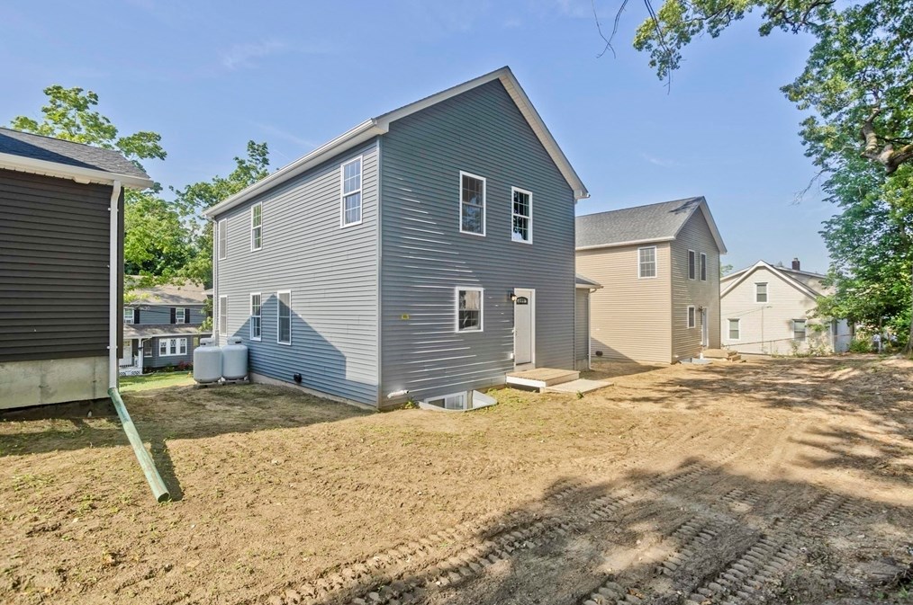 27 Brk St, Springfield MA  01109-2620 exterior