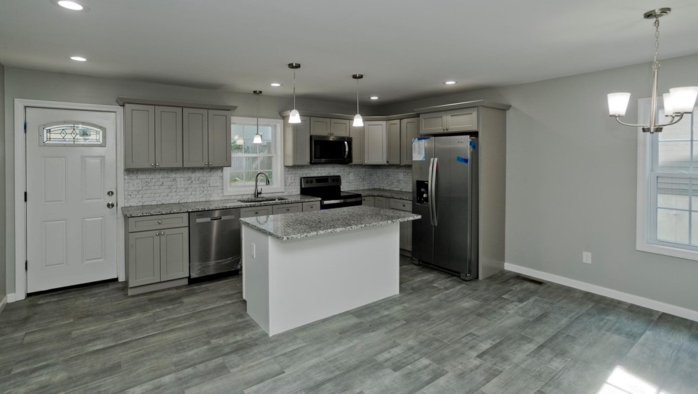 27 Brk St, Springfield MA  01109-2620 exterior