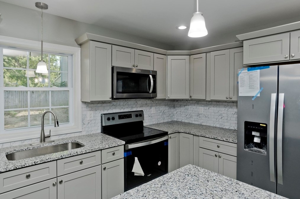 27 Brk St, Springfield MA  01109-2620 exterior