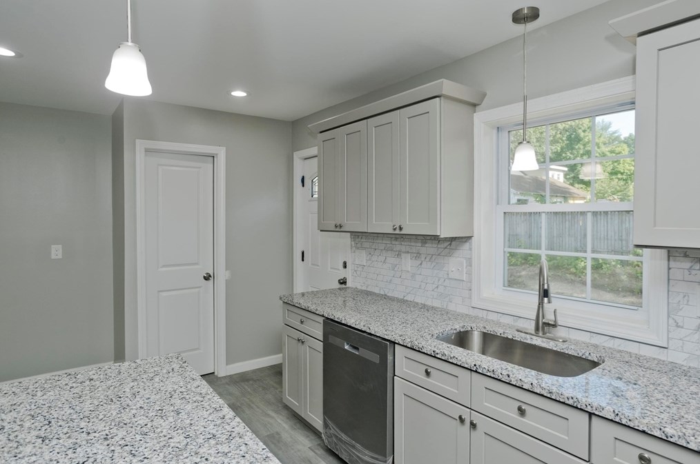 27 Brk St, Springfield MA  01109-2620 exterior