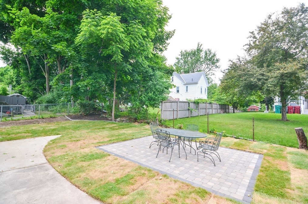 136 Orleans St, Lowell MA 01850-1112 exterior