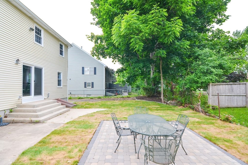 136 Orleans St, Lowell MA 01850-1112 exterior