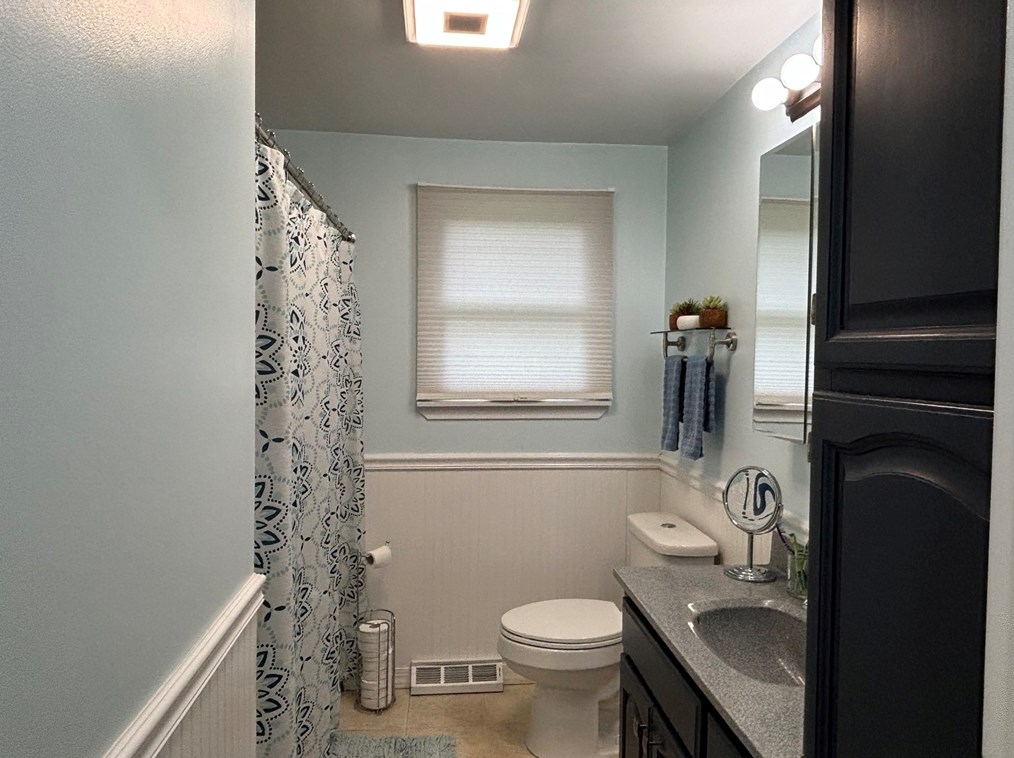 124 Belmont St, West Bridgewater MA 02379-1302 exterior