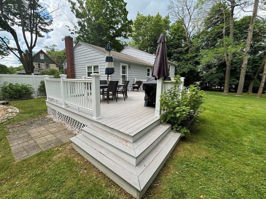 124 Belmont St, West Bridgewater MA 02379-1302 exterior