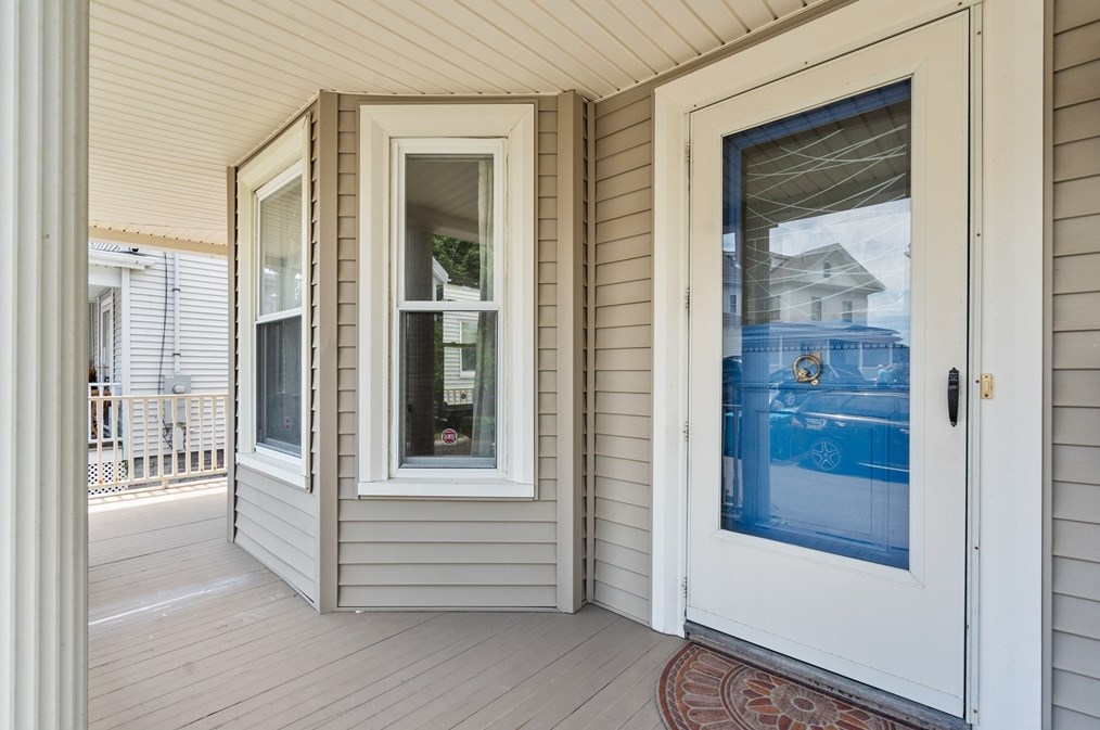 12 Ocean Cir, Lynn MA 01902-1928 exterior