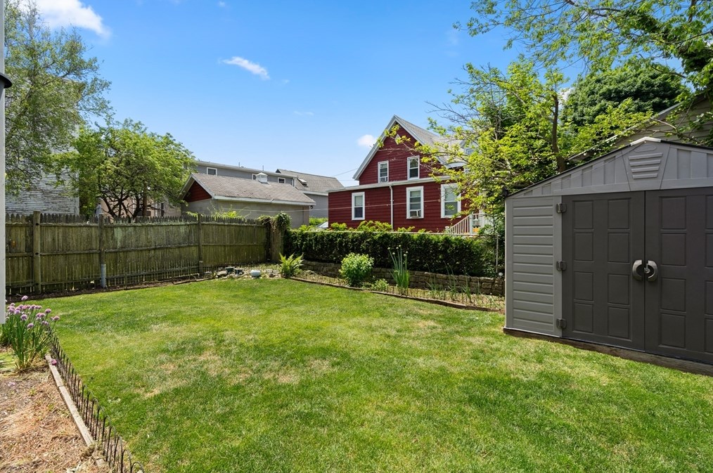 12 Ocean Cir, Lynn MA 01902-1928 exterior