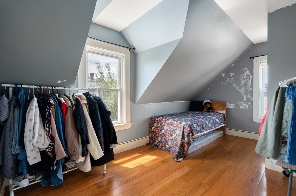 12 Ocean Cir, Lynn MA 01902-1928 exterior