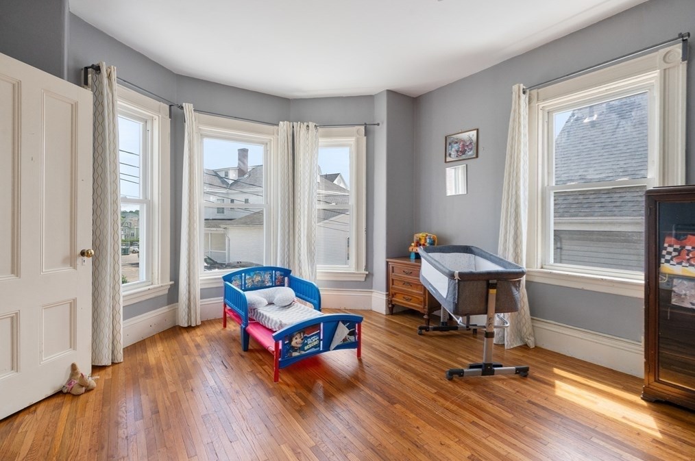 12 Ocean Cir, Lynn MA 01902-1928 exterior