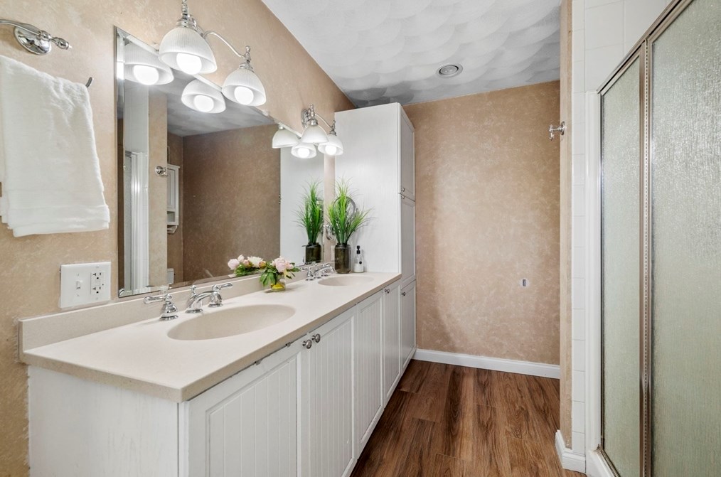 46 Lincoln Ave, Hamilton MA  01982-2018 exterior