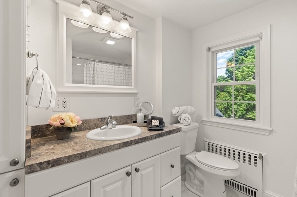 186 Lowell St, Reading MA 01867-2053 exterior