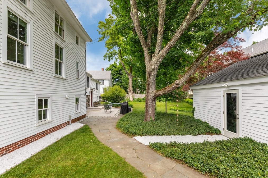 165 Burlington St, Woburn MA  01801-4030 exterior