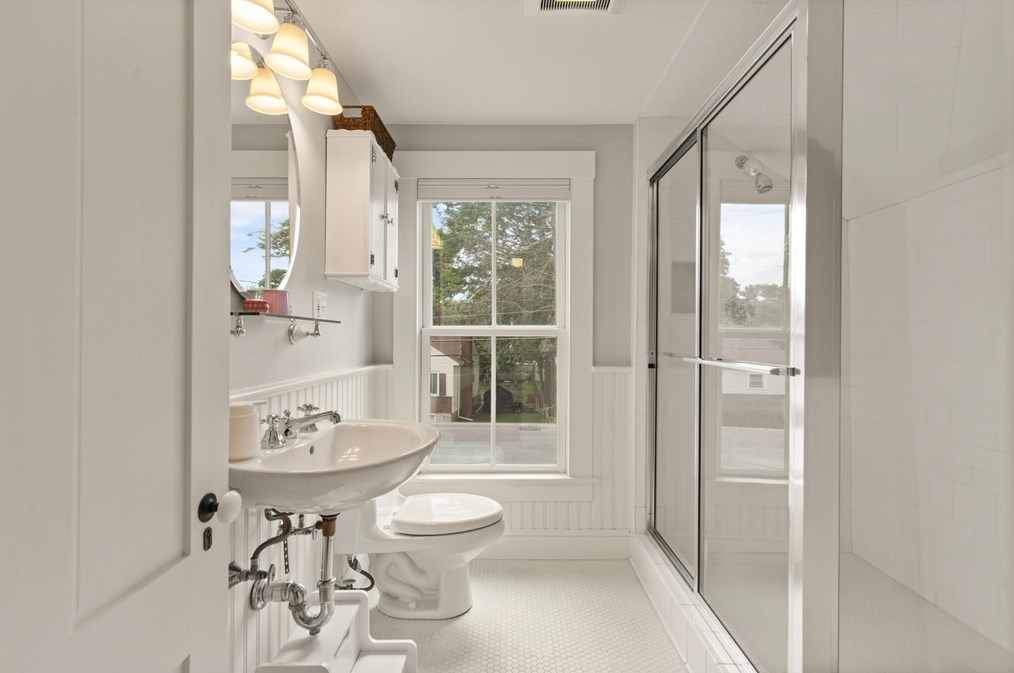 165 Burlington St, Woburn MA  01801-4030 exterior