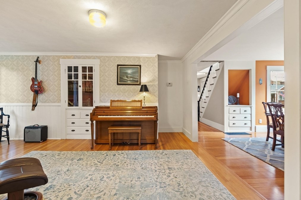 165 Burlington St, Woburn MA  01801-4030 exterior